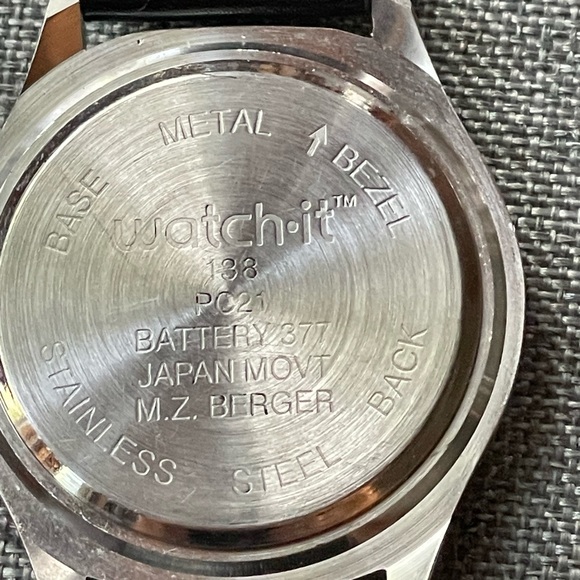 Watch It Men’s Quartz Wrist Watch Navy Blue Face Black Leather Adjustable Band - Picture 6 of 8